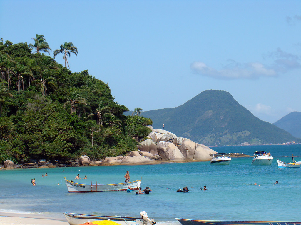 Os atrativos das férias no litoral catarinense